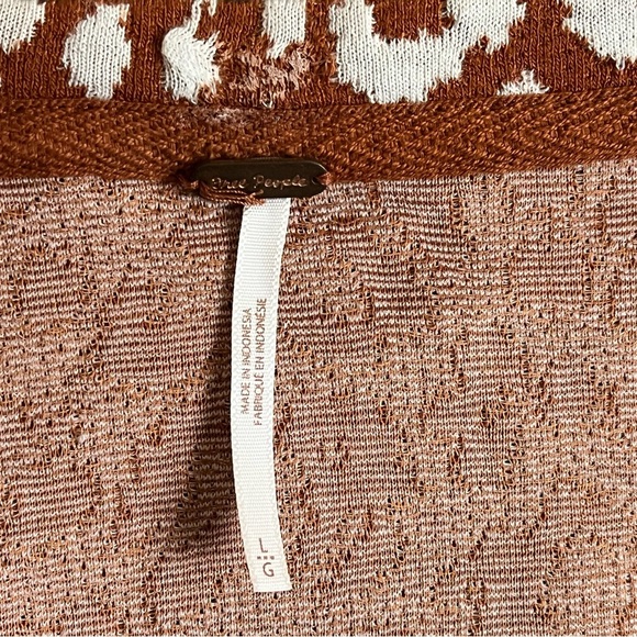 Free People No Type Square Neckline Balloon Sleeve Tee - Picture 4 of 10